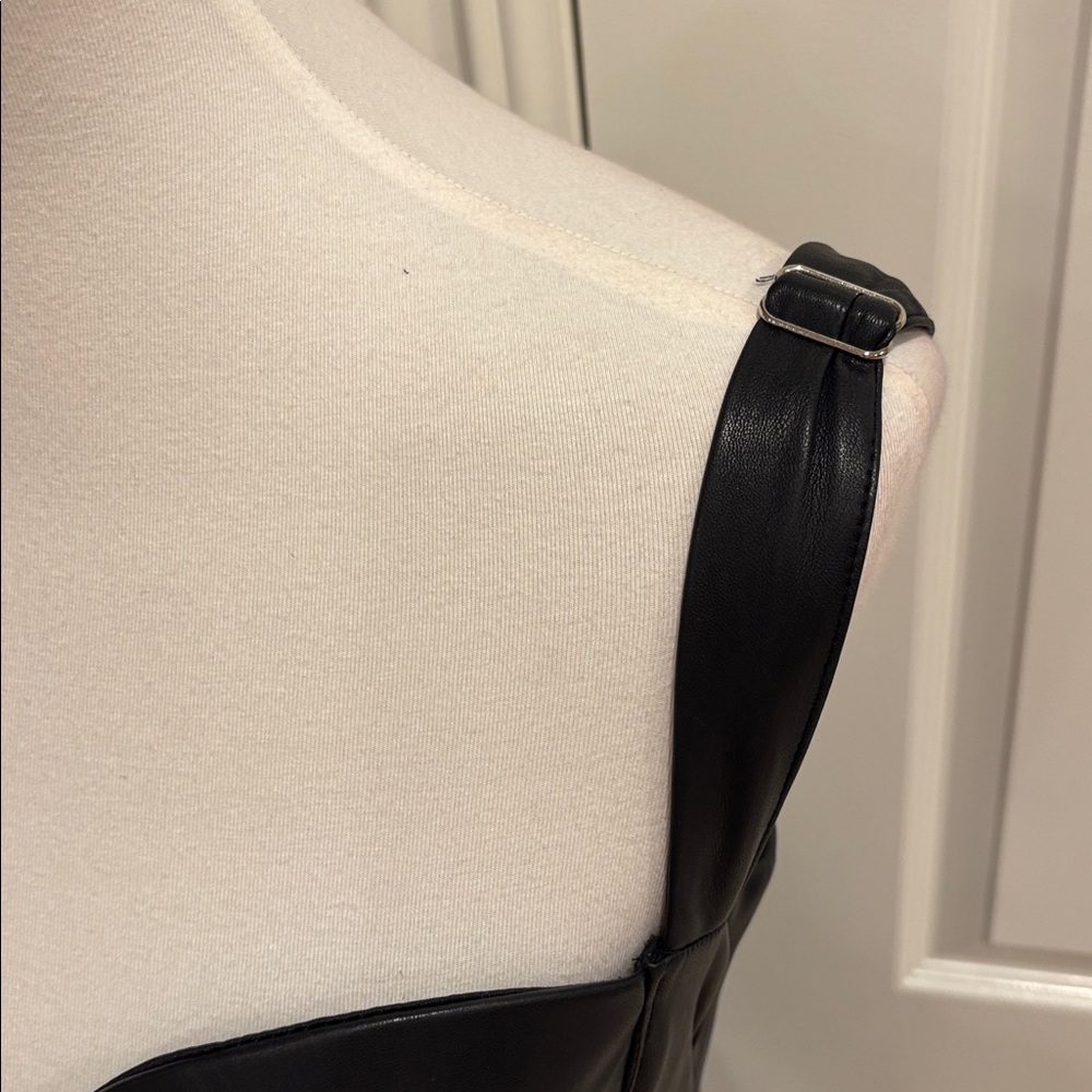 Elegant Leather Black Dress - Picture 7 of 8